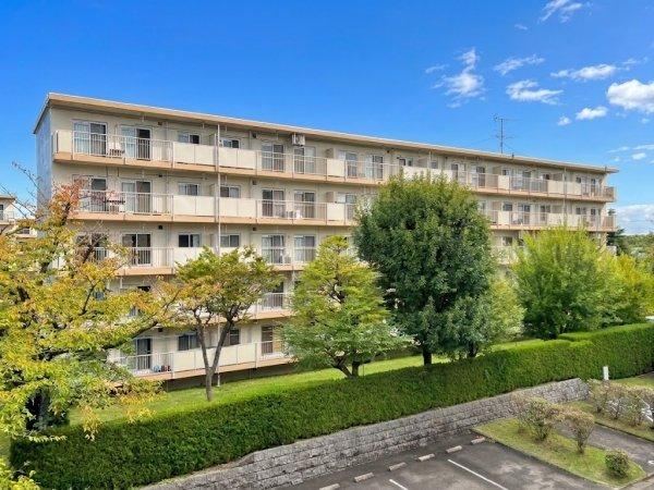 2LDK apartment in Tama, Tokyo - Photo 1