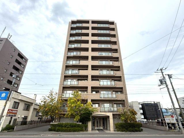 3LDK apartment in Chuo Ward, Sapporo, Hokkaido - Photo 1