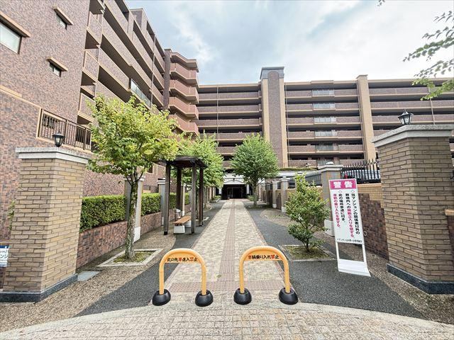 4LDK apartment in Yamashina Ward, Kyoto - Photo 1