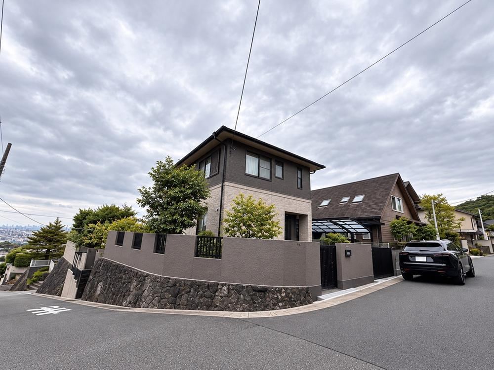 5LDK house in Mino, Osaka - Photo 1