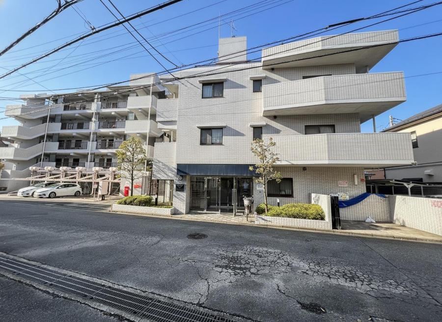 3LDK apartment in Yamato, Kanagawa - Photo 1