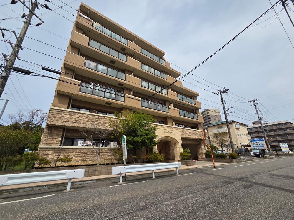 3LDK apartment in Nishi Ward, Niigata - Photo 1