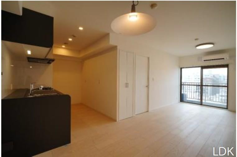 2LDK+S apartment in Sumida Ward, Tokyo - Photo 1