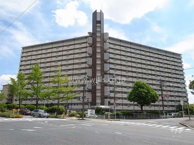3LDK apartment in Suita, Osaka - Photo 1