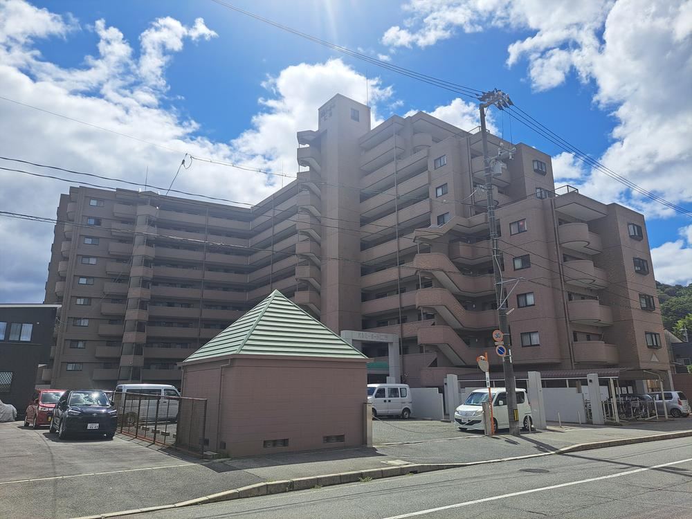 3LDK apartment in Kure, Hiroshima - Photo 1