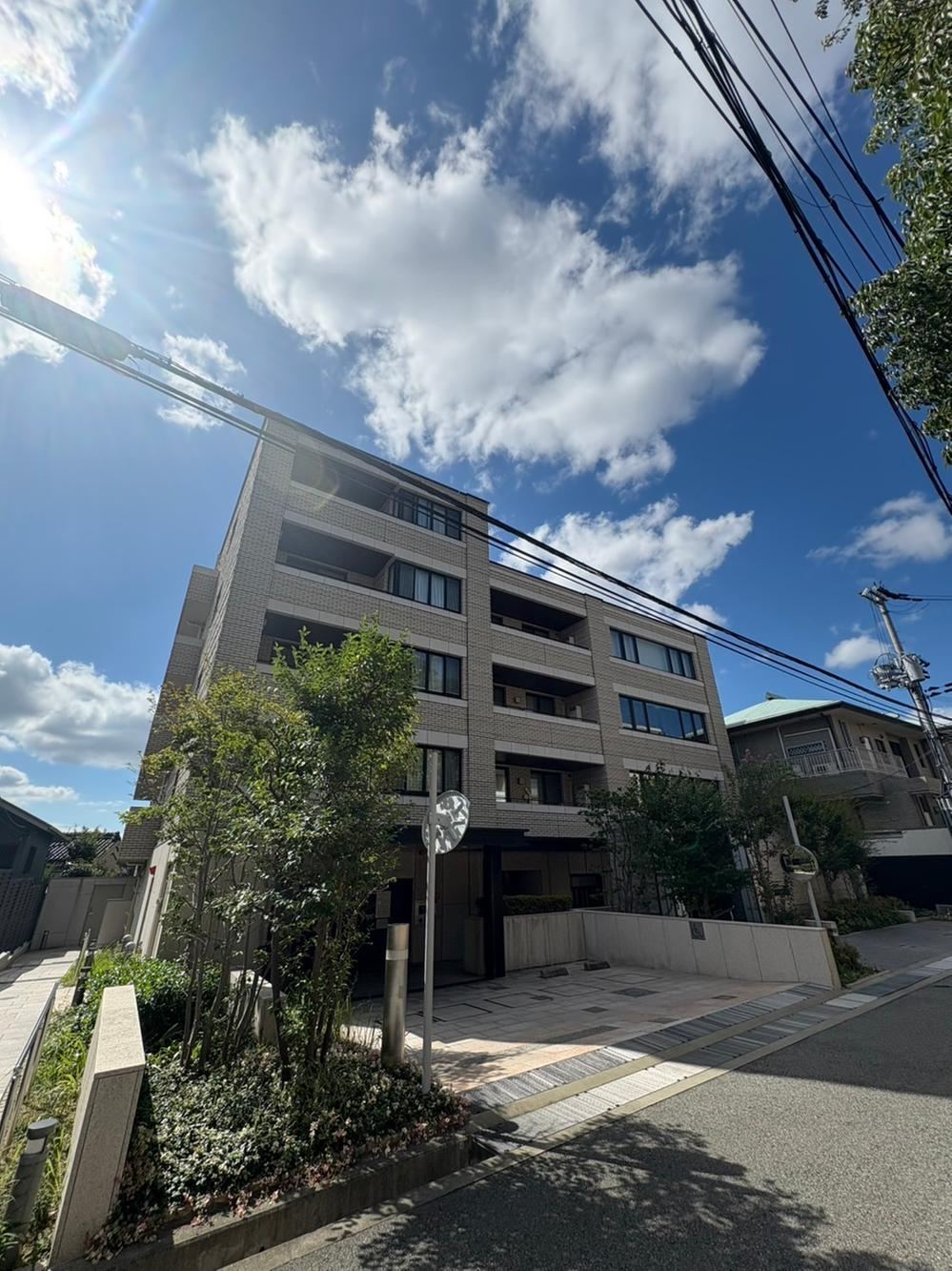 2LDK apartment in Ashiya, Hyogo - Photo 1