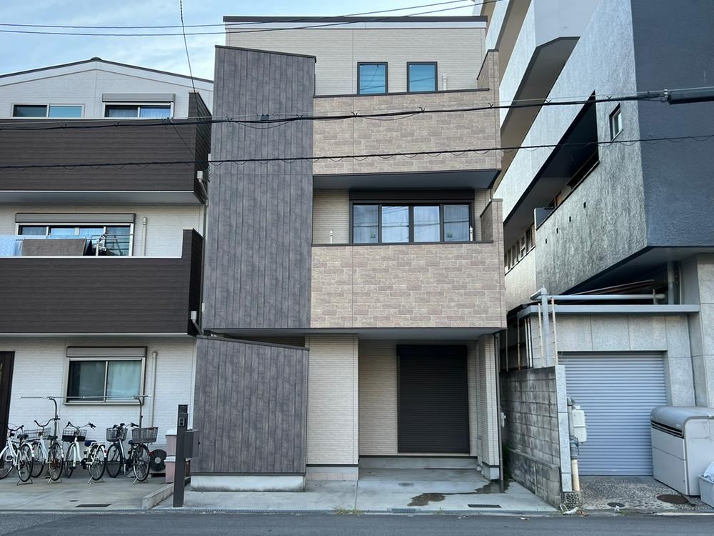 3LDK house in Yodogawa Ward, Osaka - Photo 1
