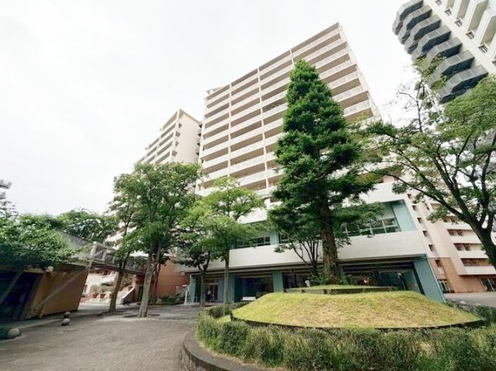 3LDK+S apartment in Nishinomiya, Hyogo - Photo 1