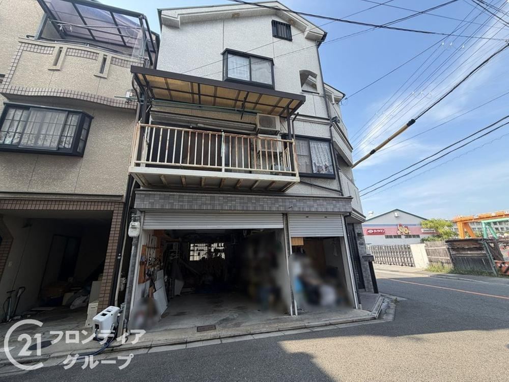 3LDK house in Kadoma, Osaka - Photo 1