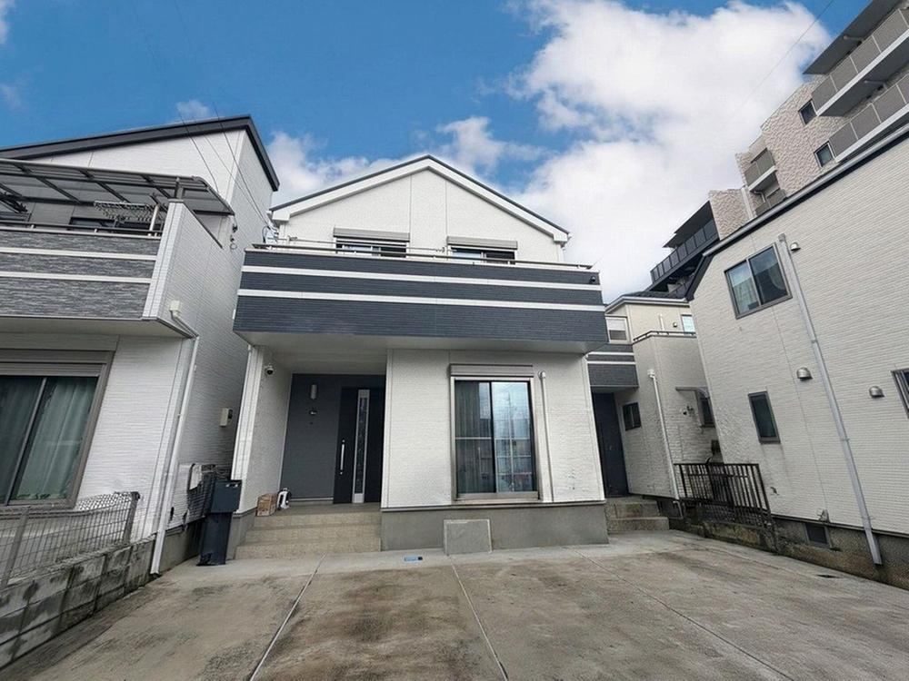 4LDK+S house in Matsudo, Chiba - Photo 1