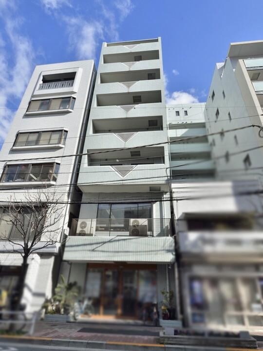 2DK apartment in Taito Ward, Tokyo - Photo 1