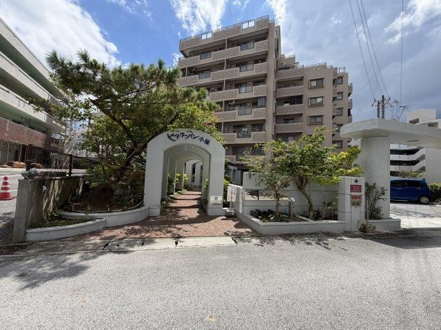2LDK apartment in Naha, Okinawa - Photo 1