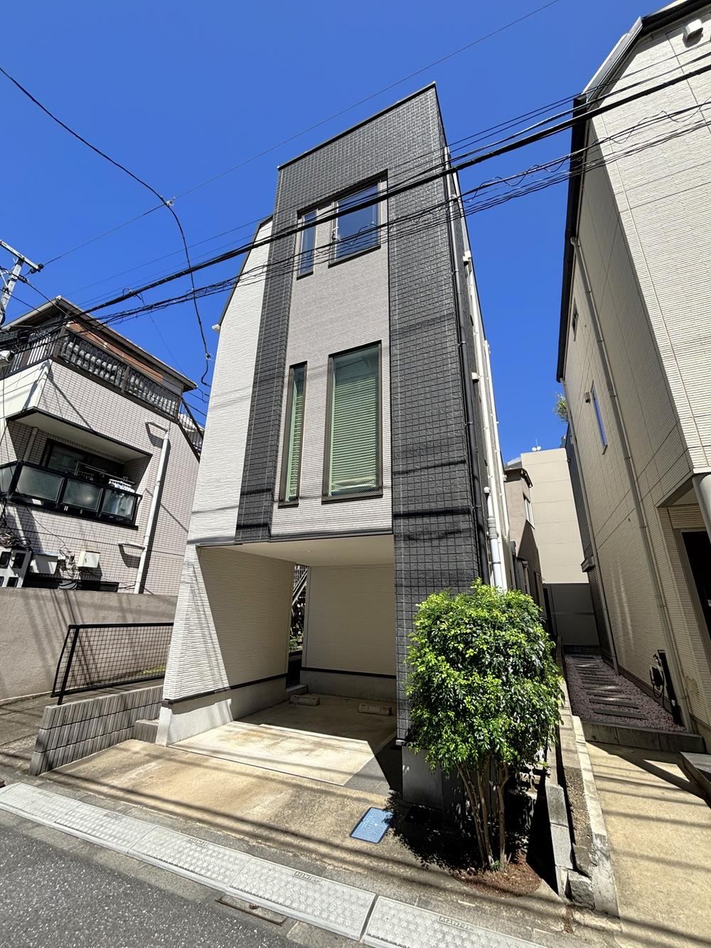 2LDK+S house in Nakano Ward, Tokyo - Photo 1