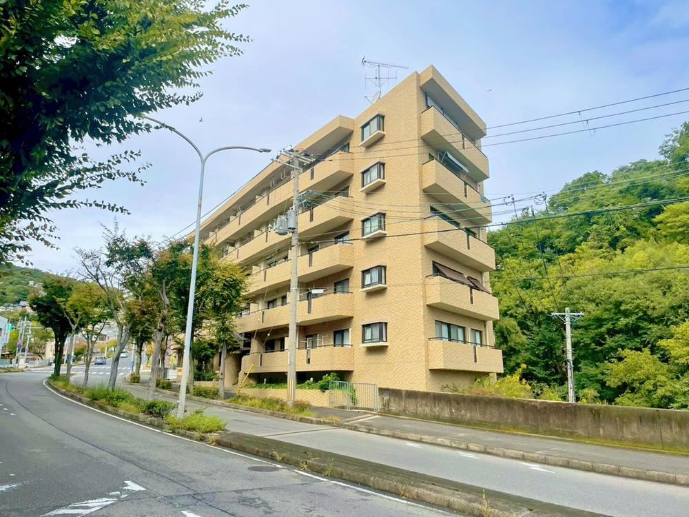 2LDK+S apartment in Nagata Ward, Kobe, Hyogo - Photo 1