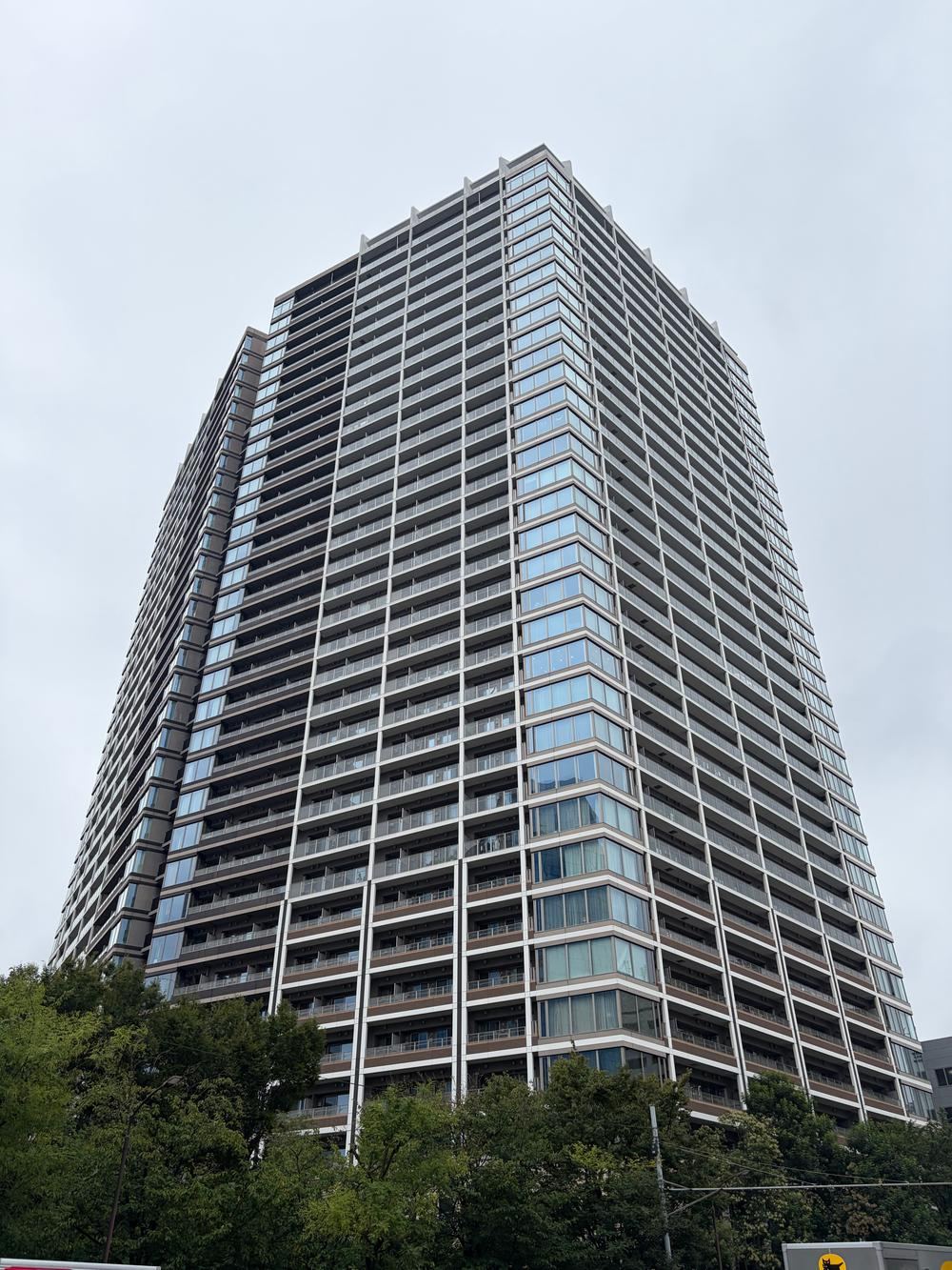 3LDK apartment in Minato Ward, Tokyo - Photo 1