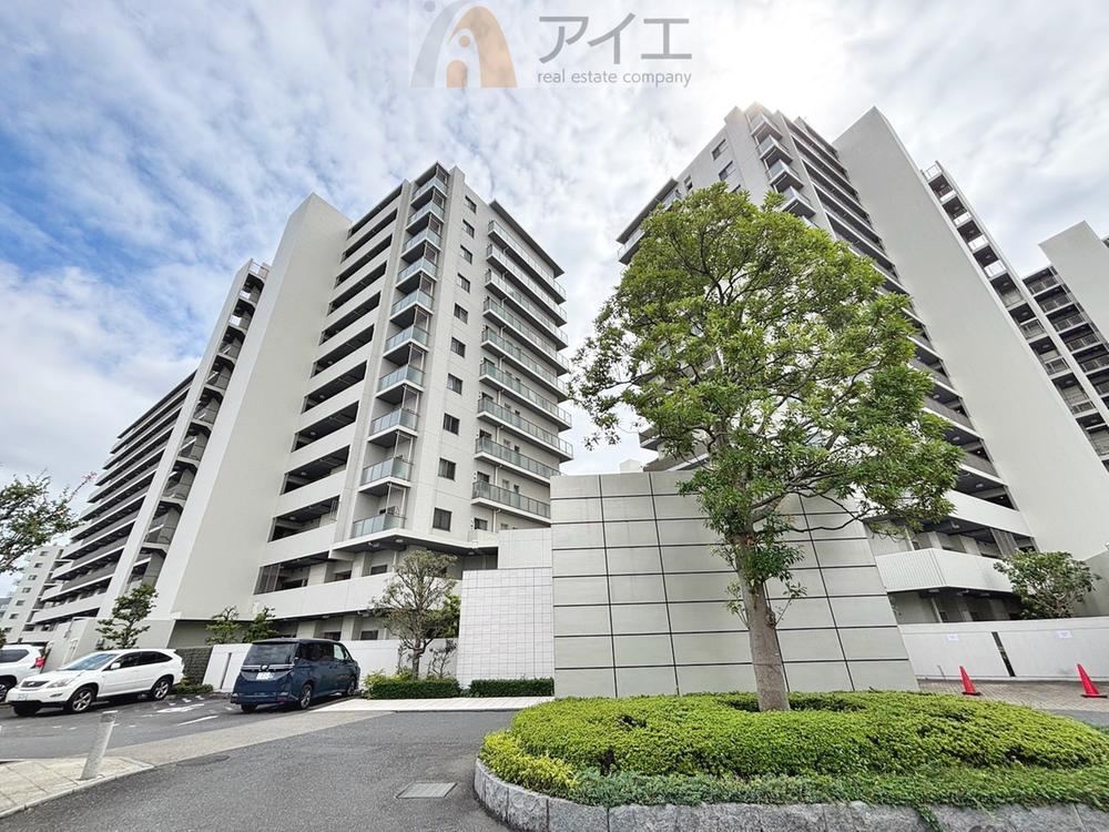 3LDK apartment in Mihama Ward, Chiba - Photo 1