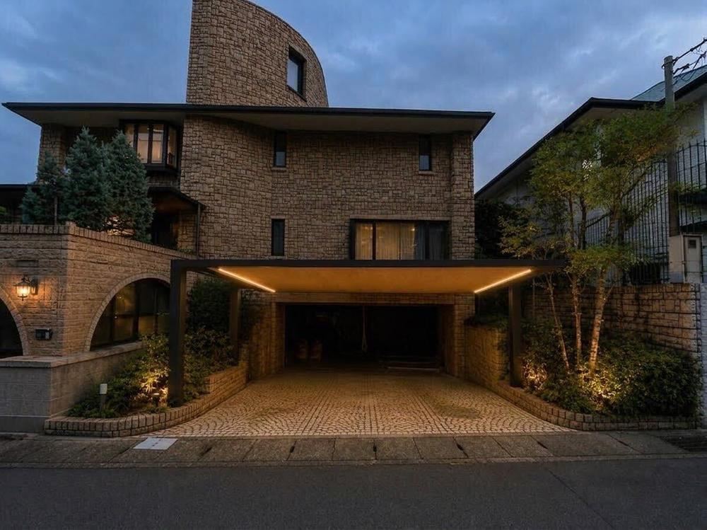 6LDK house in Nishinomiya, Hyogo - Photo 1