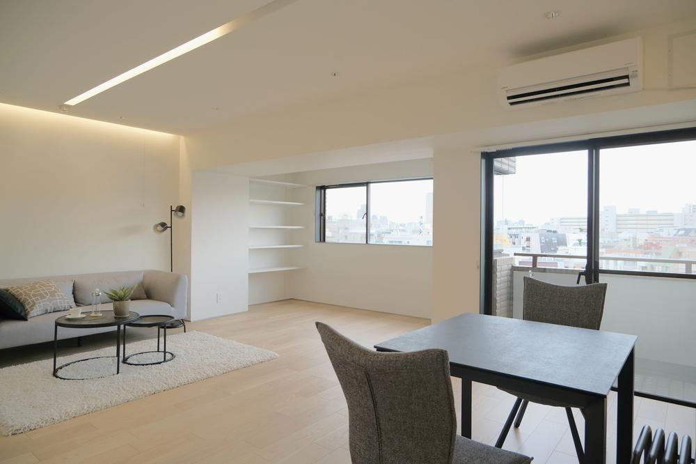 2LDK apartment in Meguro Ward, Tokyo - Photo 1