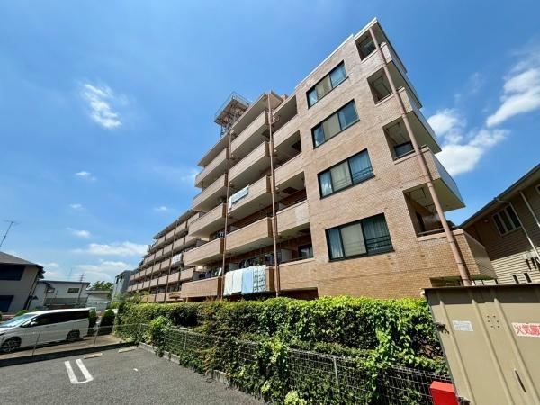 2LDK apartment in Soka, Saitama - Photo 1
