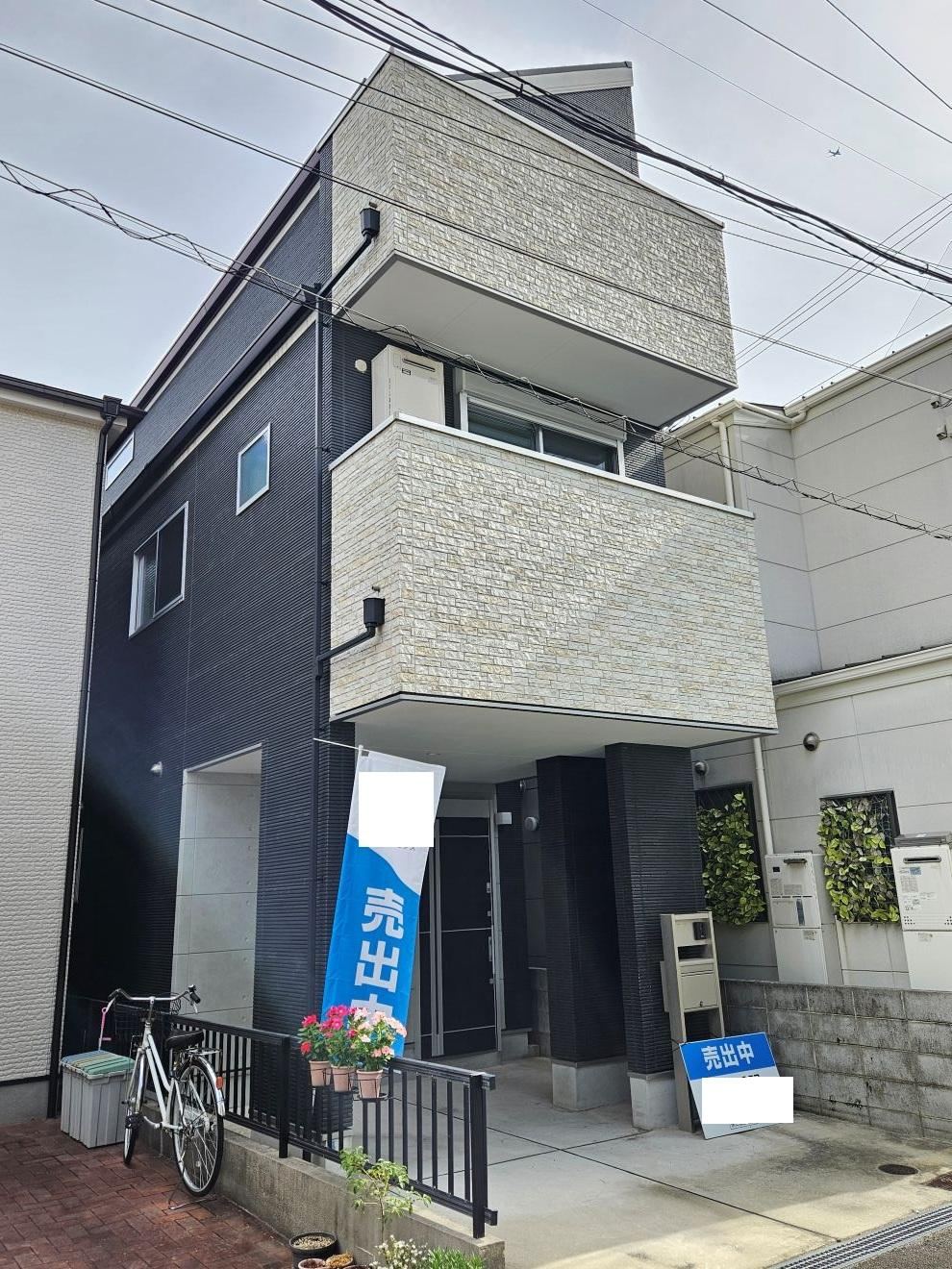 3LDK house in Higashinada Ward, Kobe, Hyogo - Photo 1