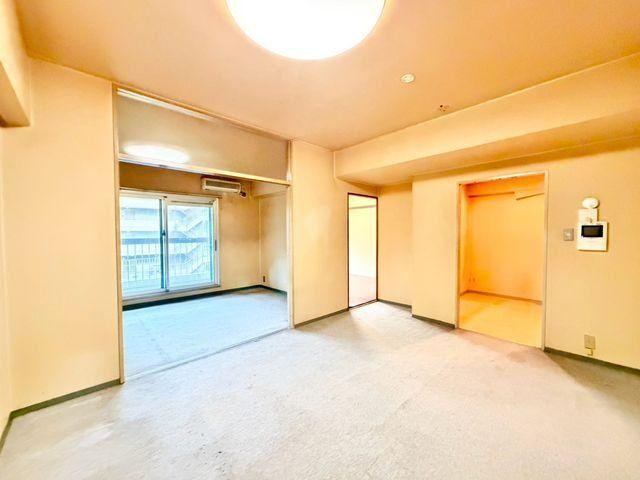 3LDK apartment in Minato Ward, Tokyo - Photo 1