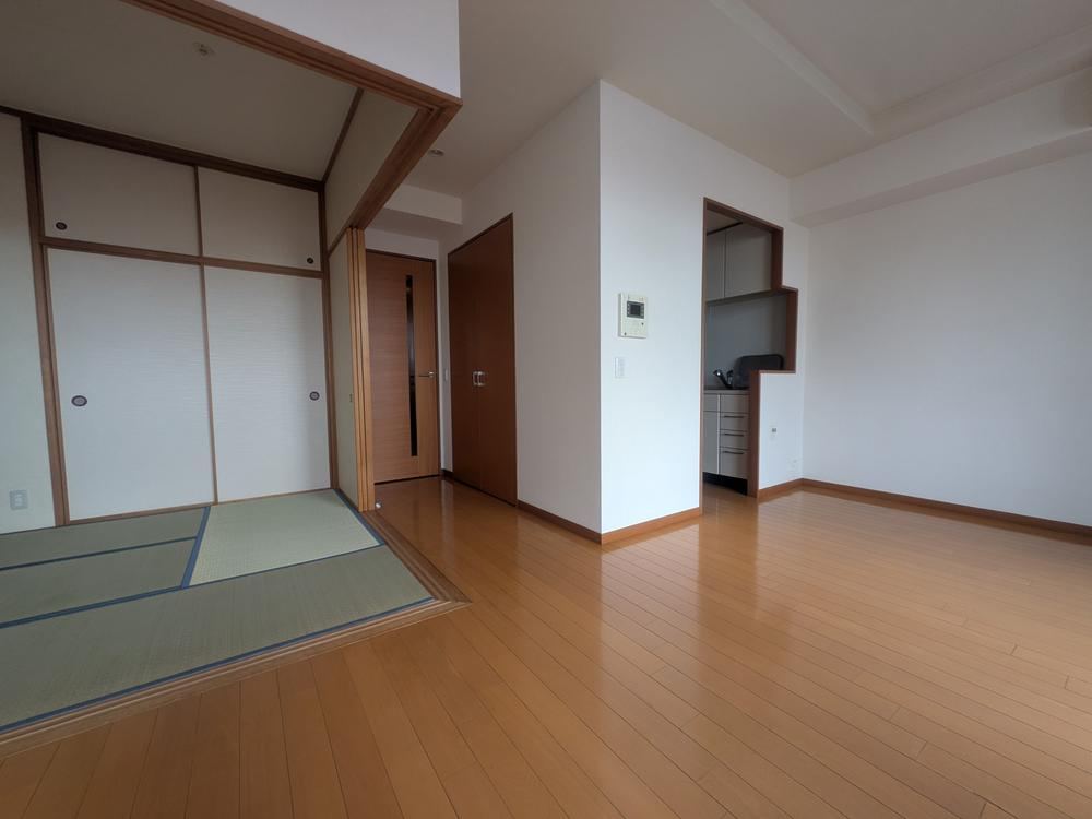 2LDK apartment in Nishi Ward, Hiroshima - Photo 1
