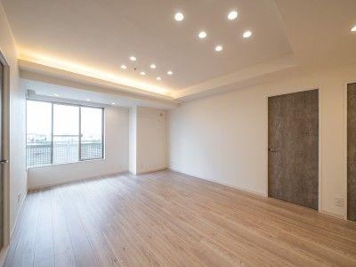 2LDK apartment in Meguro Ward, Tokyo - Photo 1