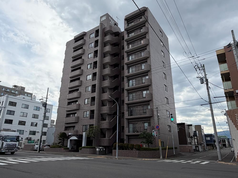 3LDK apartment in Kita Ward, Sapporo, Hokkaido - Photo 1