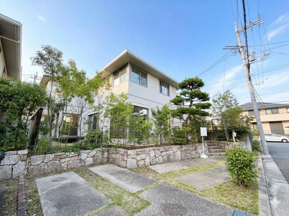 4LDK house in Shijonawate, Osaka - Photo 1