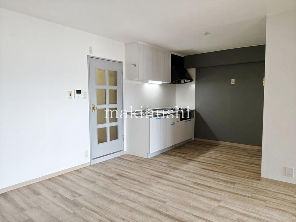 3LDK apartment in Matsubara, Osaka - Photo 1