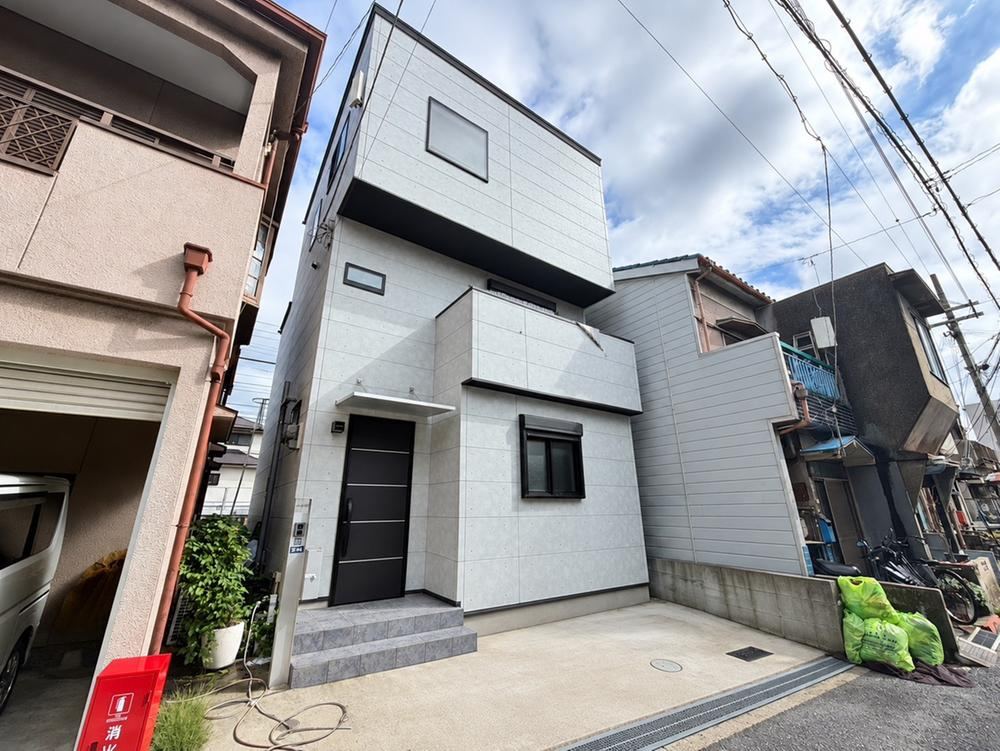 4LDK house in Izumi, Osaka - Photo 1