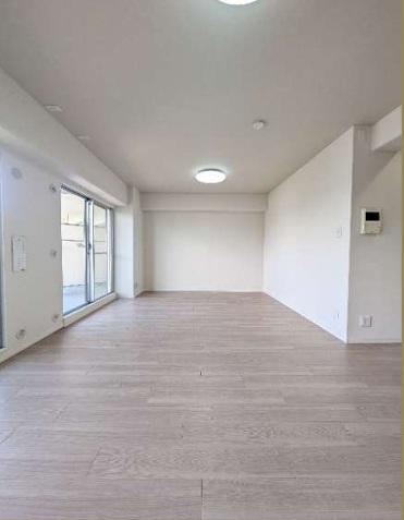 1LDK+S apartment in Tarumi Ward, Kobe, Hyogo - Photo 1