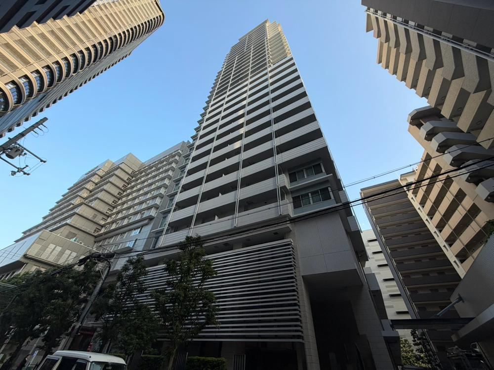 2LDK apartment in Kita Ward, Osaka - Photo 1