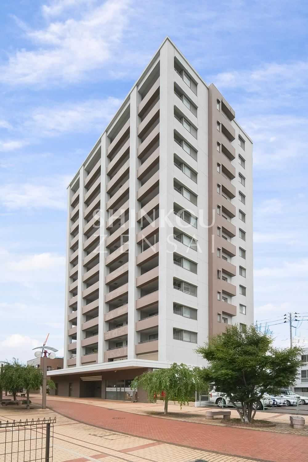 3LDK apartment in Hirosaki, Aomori - Photo 1