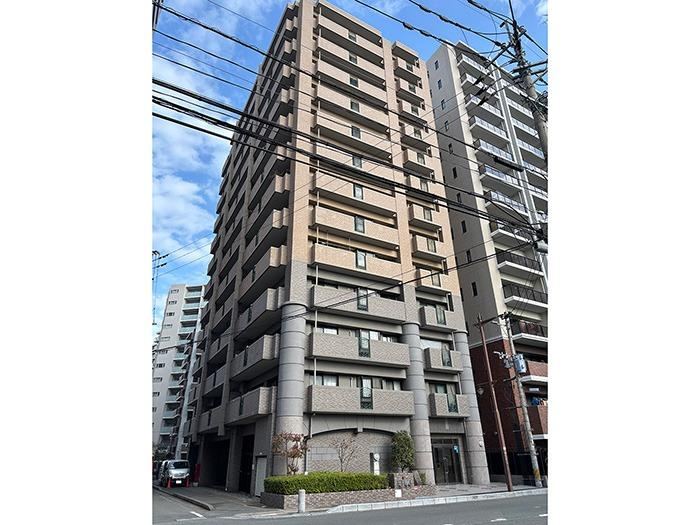 4LDK apartment in Onojo, Fukuoka - Photo 1