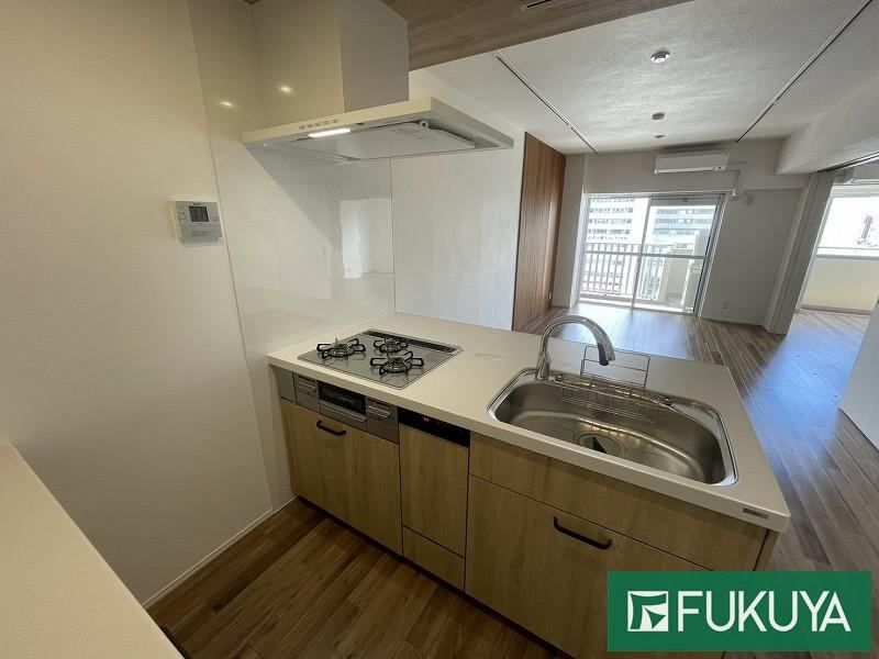 3LDK apartment in Chuo Ward, Kobe, Hyogo - Photo 1