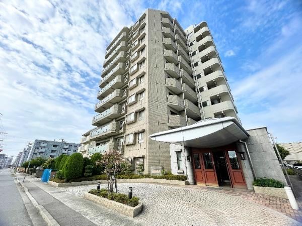 3LDK apartment in Himeji, Hyogo - Photo 1