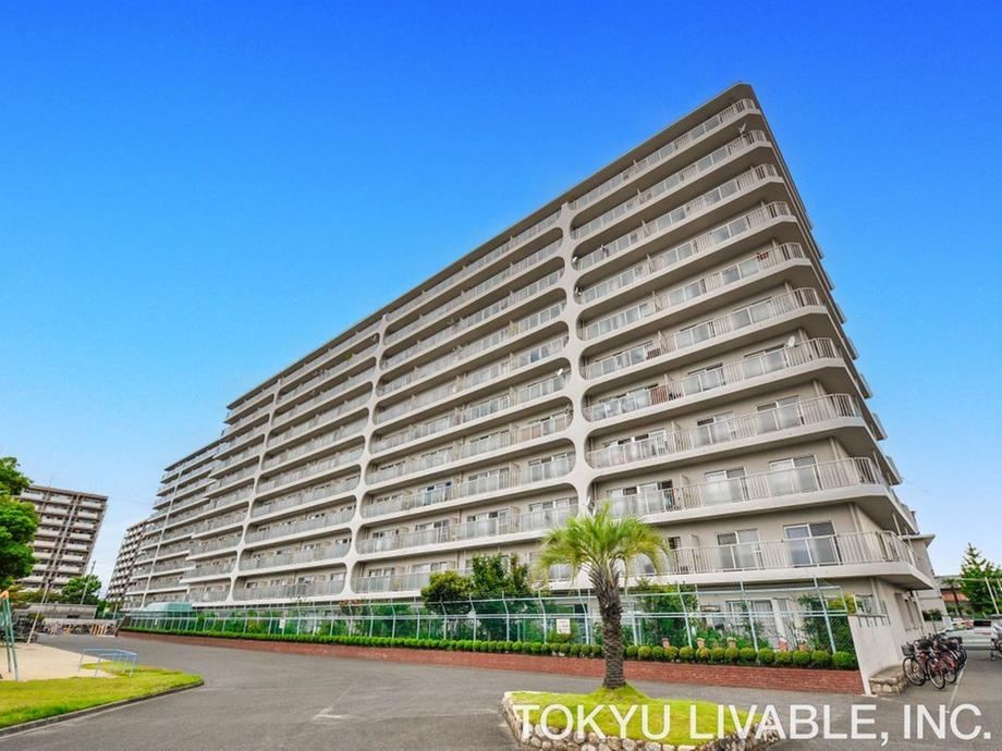 2LDK apartment in Yao, Osaka - Photo 1