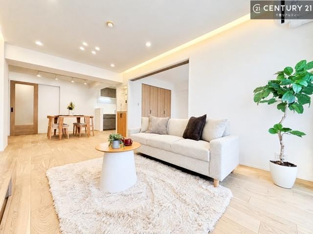 3LDK apartment in Hanamigawa Ward, Chiba - Photo 1