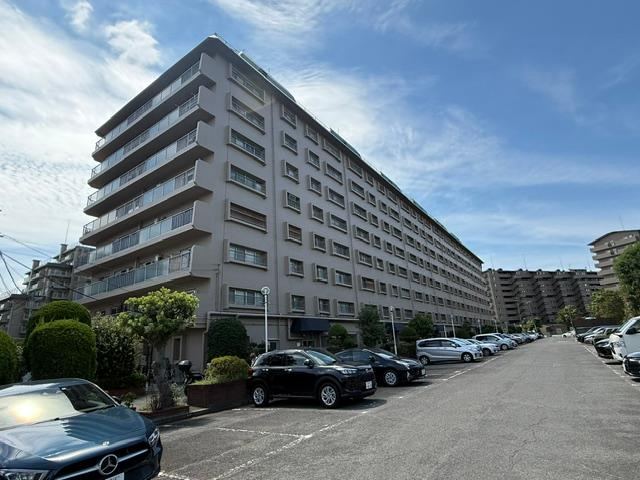 2LDK+S apartment in Suita, Osaka - Photo 1