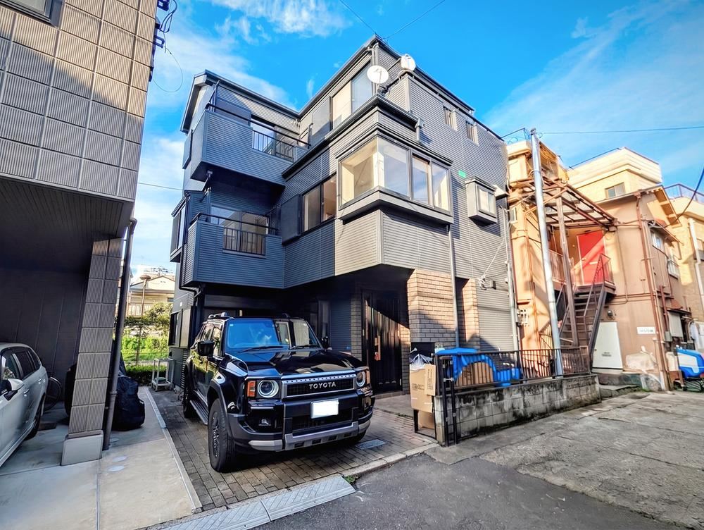 3LDK house in Arakawa Ward, Tokyo - Photo 1