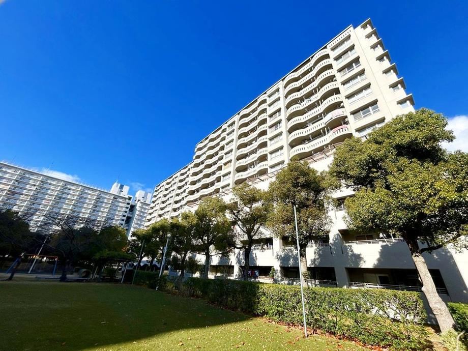 2LDK+2S apartment in Suminoe Ward, Osaka - Photo 1