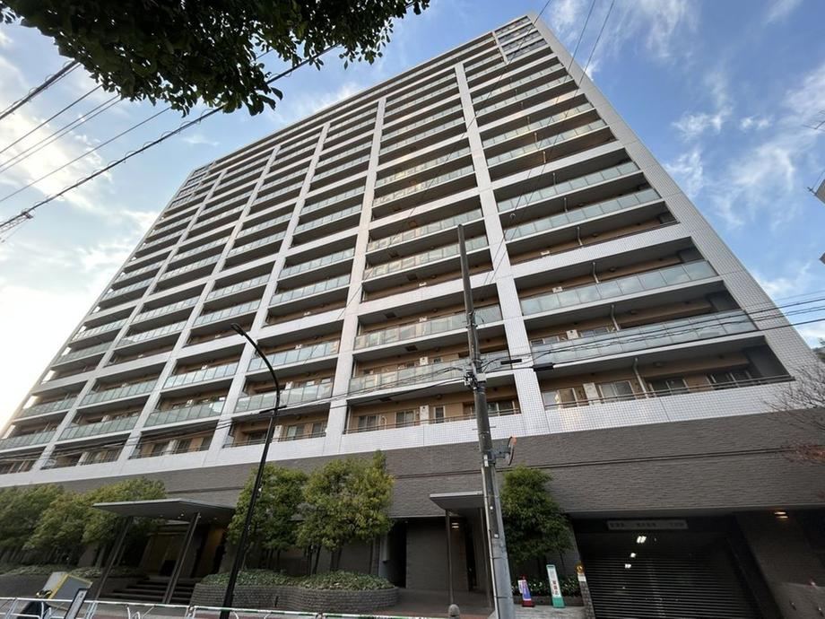 2LDK apartment in Shibuya Ward, Tokyo - Photo 1