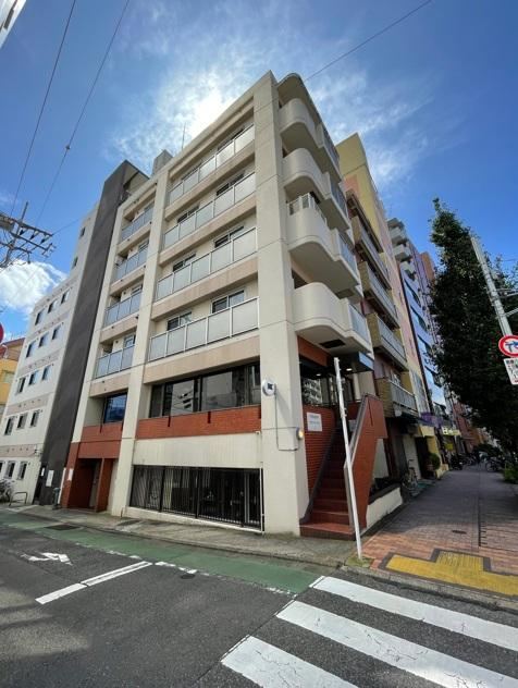 2LDK apartment in Shinagawa Ward, Tokyo - Photo 1