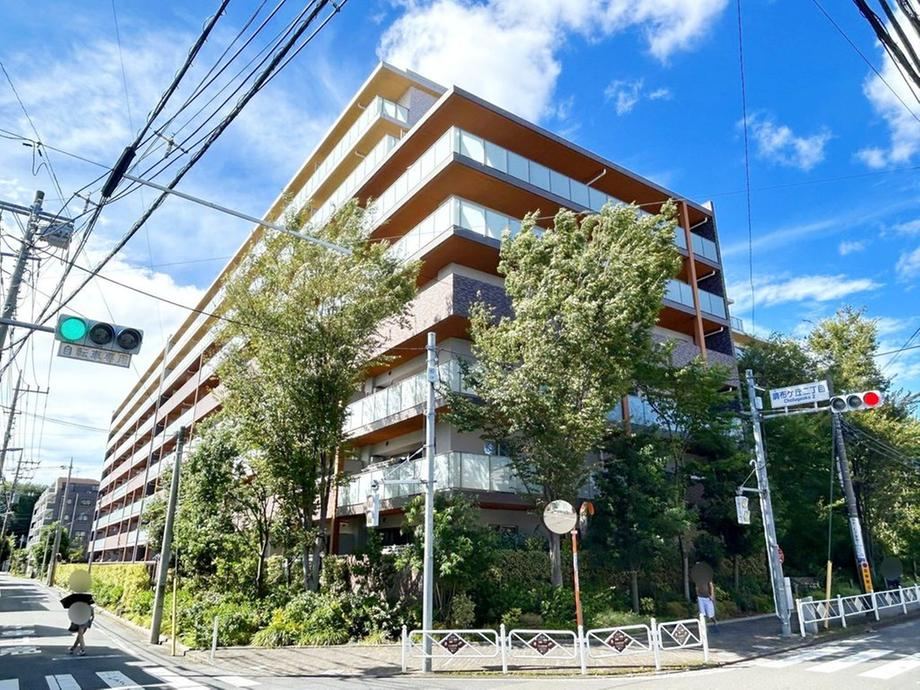 2LDK apartment in Chofu, Tokyo - Photo 1