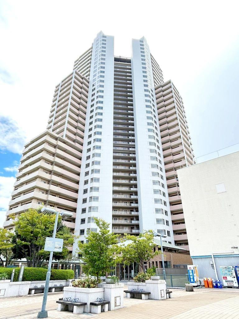 3LDK+S apartment in Amagasaki, Hyogo - Photo 1