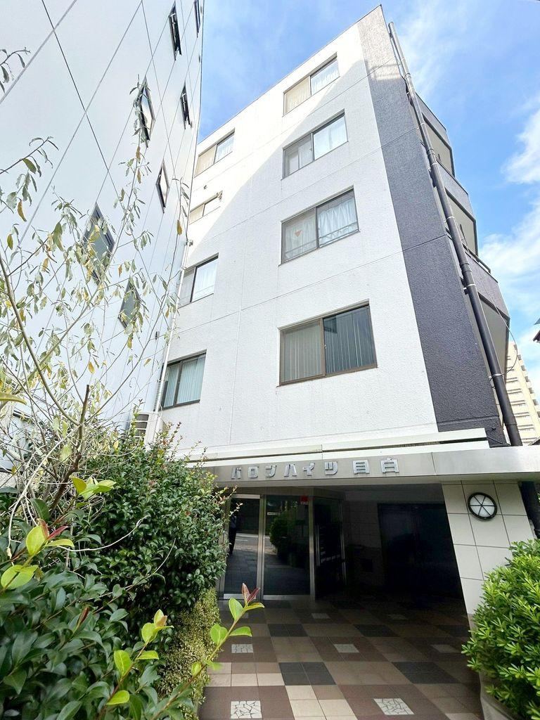 2LDK+S apartment in Toshima Ward, Tokyo - Photo 1