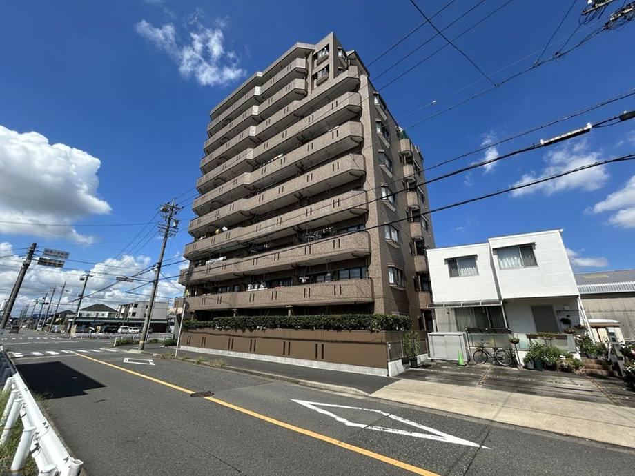 3LDK apartment in Minato Ward, Nagoya, Aichi - Photo 1