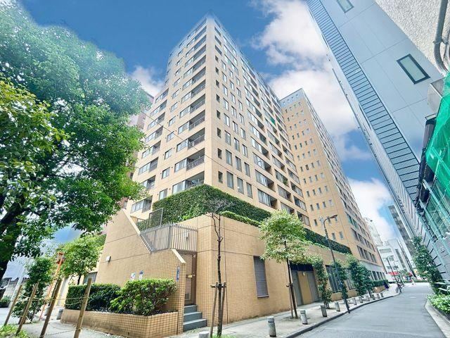 1LDK apartment in Shinjuku Ward, Tokyo - Photo 1