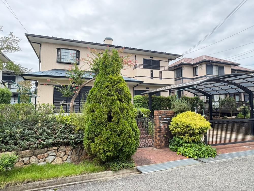 5LDK house in Kita Ward, Kobe, Hyogo - Photo 1